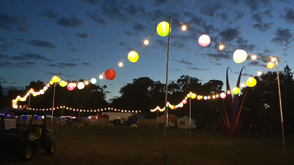 Bright Outdoor Lanterns Were the Main Festival Goer Throughout 2015