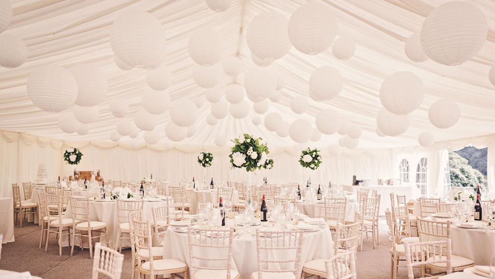 Pure White Wedding Lanterns and Flowers