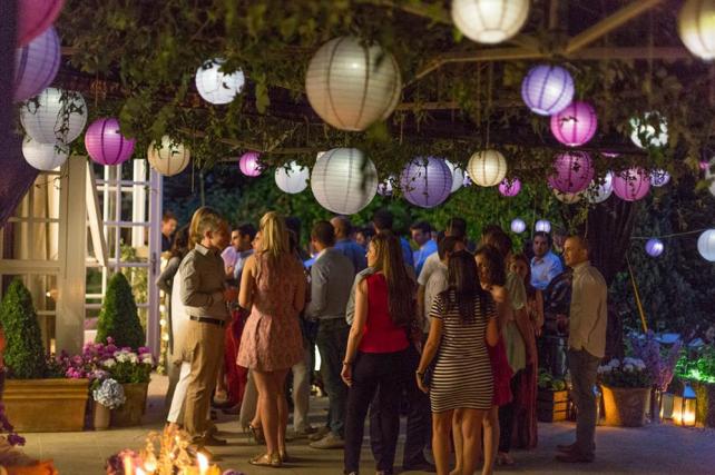 Lanterns illuminated with LED paper lantern lights - Buttonlites