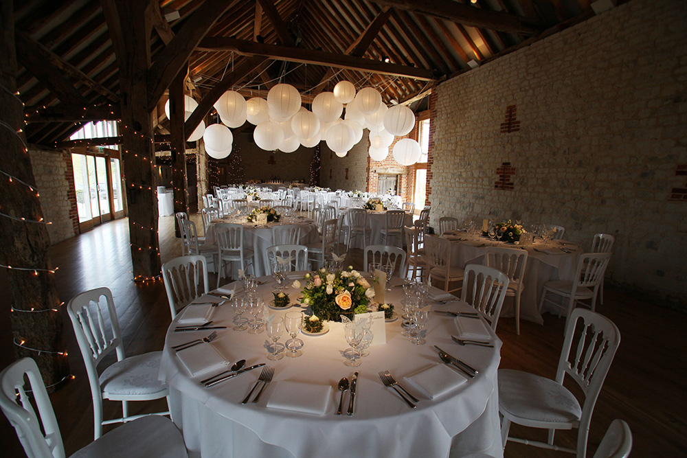 White and Ivory vintage wedding paper lanterns White and Ivory vintage wedding paper lanterns